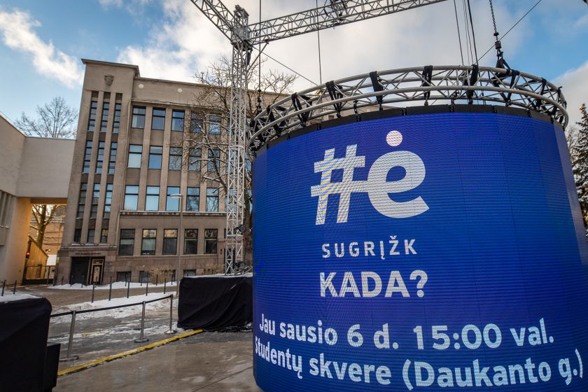 Kaune atidengta „ACME Grupės “ dovana Lietuvai – skulptūra „Taškas“