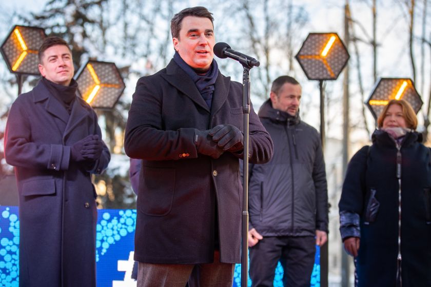 Kaune atidengta „ACME Grupės “ dovana Lietuvai – skulptūra „Taškas“