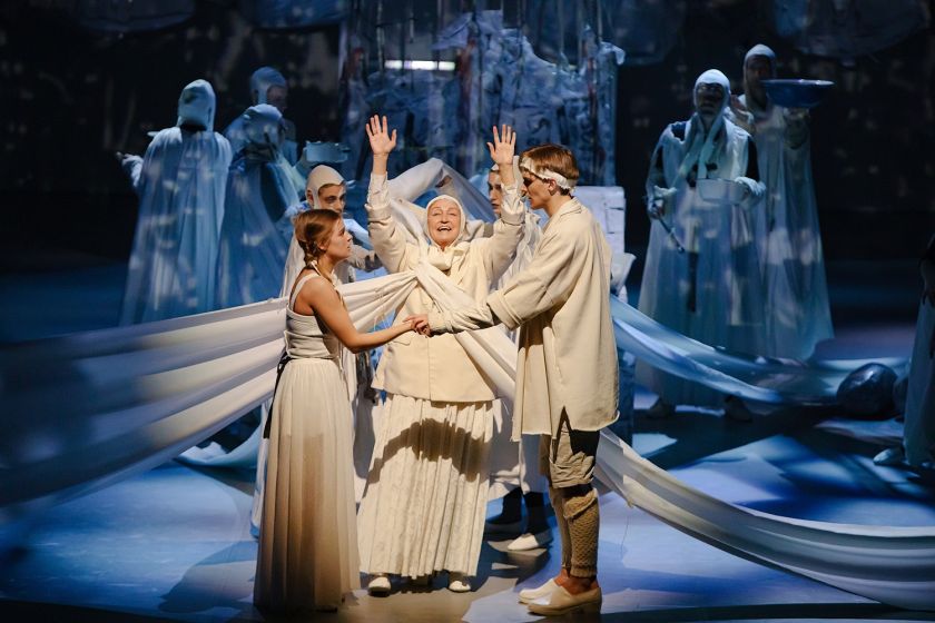 
Scenoje su Jūrate Onaityte: vasario 11 d. aktorei sukanka  70                