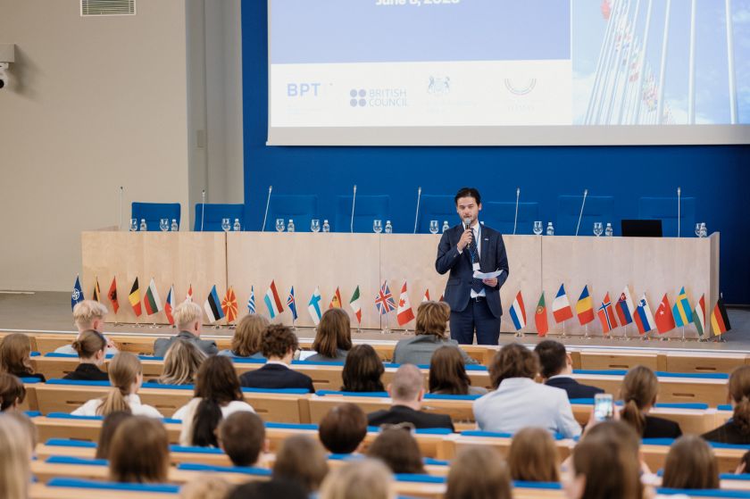 
„Model NATO Vilnius 2024“ Lietuvos moksleivius vėl kviečia dalyvauti NATO viršūnių susitikimo simuliacijoje                