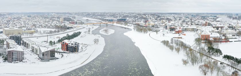 
Kaune iškilo įspūdingas daugiabutis su vaizdu į pilį – butai jau graibstomi                