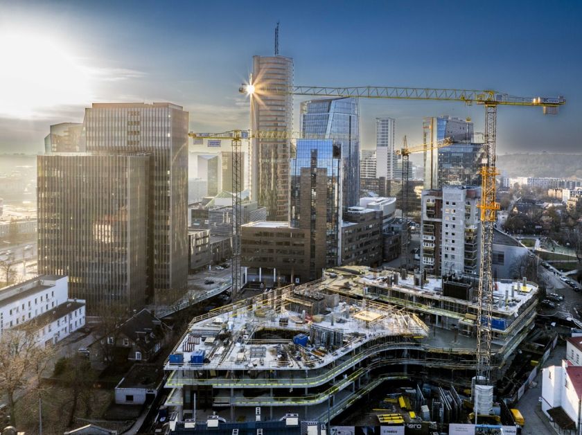 
„Realco“ pradeda nuomininkų paieškas verslo centrui „Hero“: pasirašė sutartį su „Newsec“                