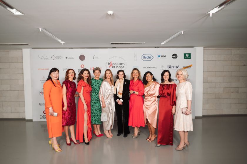 
Vilniaus Tarptautinė Moterų Asociacija ruošiasi iniciatyvai „Sužydėjusi viltis“ – renginio temą įkvėpė japonų menas „Kintsugi“                