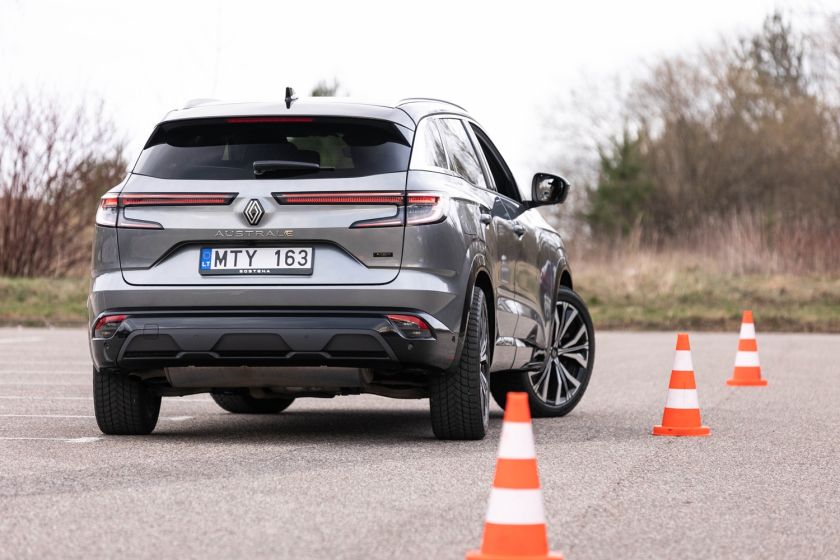 
Ekspertės patarimas naujokėms: slalome svarbiausia – ne „padangų cypinimas“                