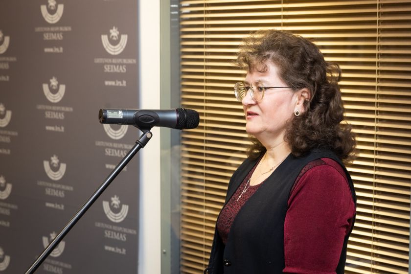 Vilniaus 700-ajam gimtadieniui dedikuotas trijų tomų albumas „Privatus Vilnius. Interjerų gyvenimai“ dovanojamas Lietuvos bibliotekoms