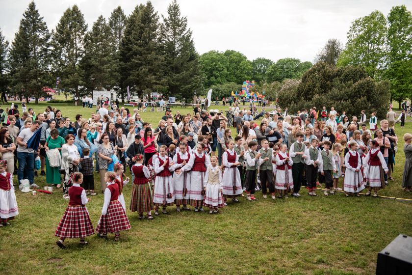 
VDU Žemės ūkio akademijos 100-mečio Gegužinė: emocijos – ištirpdžiusios laiką ir sušildžiusios širdis                