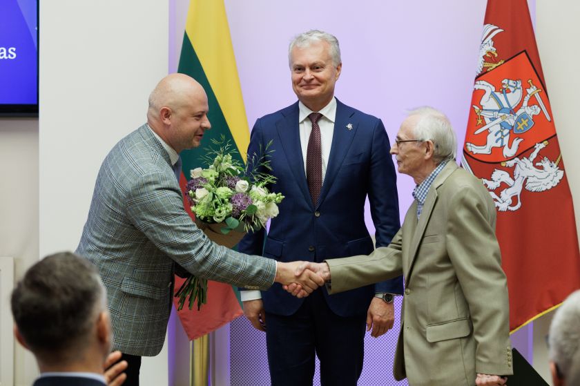 
Č. Kudabos premija įteikta geologui Valentinui Baltrūnui                