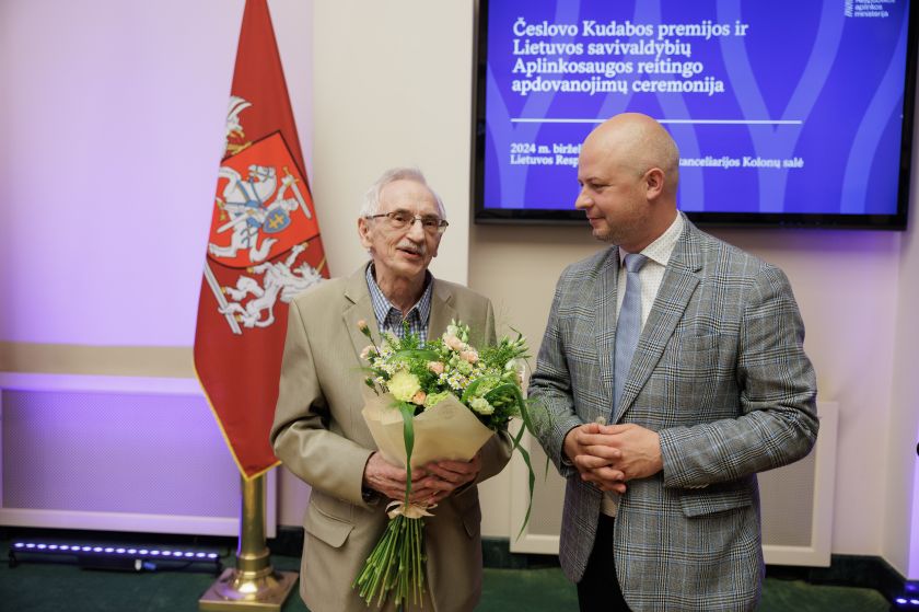 
Č. Kudabos premija įteikta geologui Valentinui Baltrūnui                