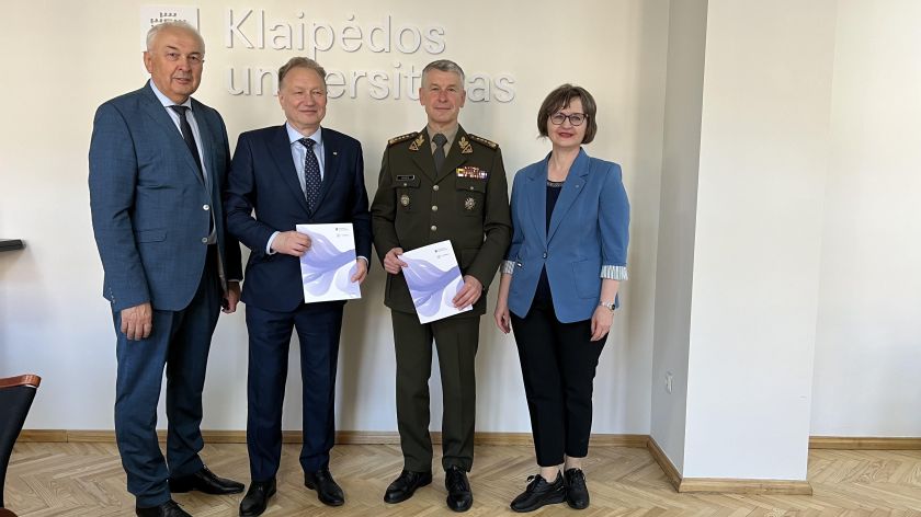 Pasirašyta Klaipėdos universiteto ir Lietuvos kariuomenės bendradarbiavimo sutartis