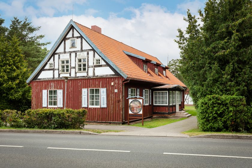 LNDM Pamario galerija Juodkrantėje vasaros sezoną pradeda Eglės Ridikaitės ir Kazės Zimblytės estetiniu dialogu