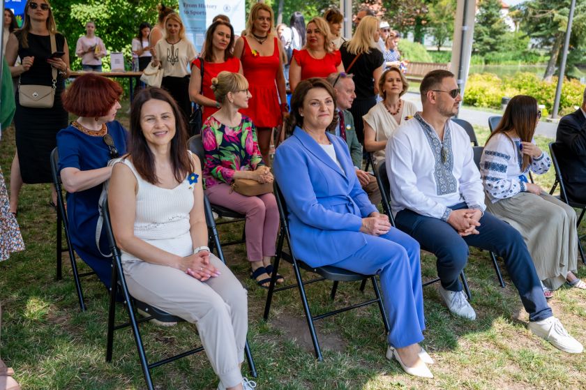 
Ukrainos pirmoji ponia O. Zelenska: VDU Ukrainos centras sugrąžina galimybes, kurias atėmė rusai, ir prideda naujų                