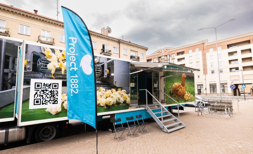 
Pirmą kartą Lietuvoje – mobili paroda, vaizduojanti Europos ūkiuose laikomų gyvūnų sąlygas                