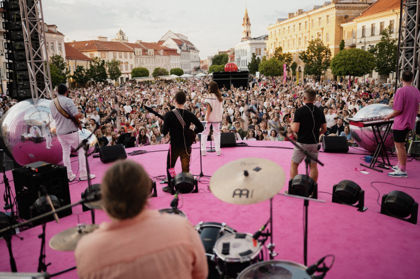 Savaitgalį praūžęs Vilniaus šaltibarščių festivalis ne tik rožine spalva nudažė miestą, bet ir atrėmė Rygos iššūkį
