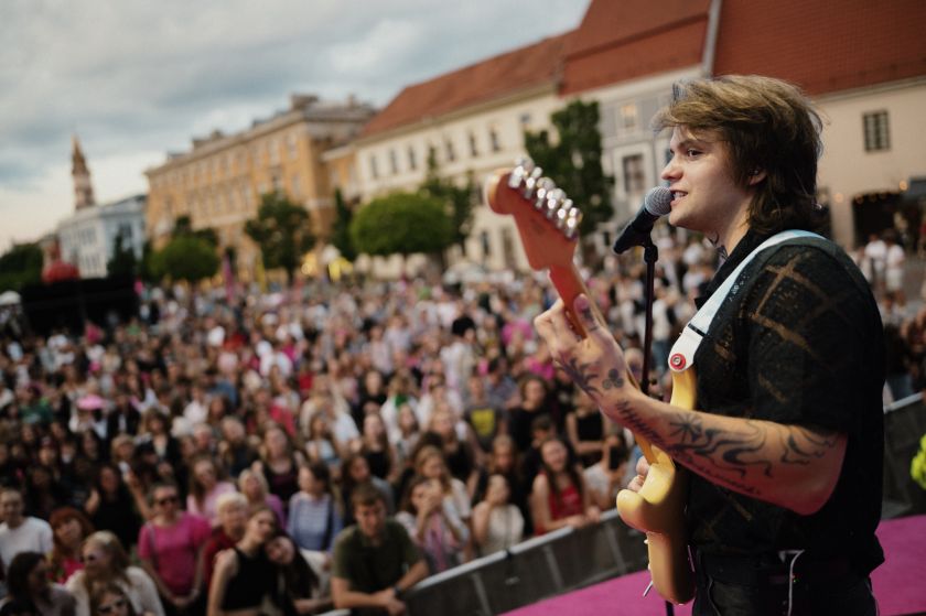 Savaitgalį praūžęs Vilniaus šaltibarščių festivalis ne tik rožine spalva nudažė miestą, bet ir atrėmė Rygos iššūkį