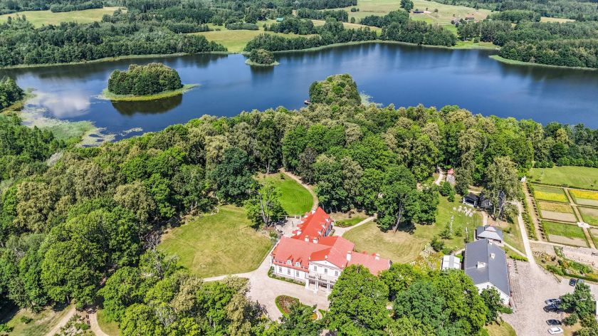 
Karaliaus Mindaugo karūnavimo iškilmės Ilzenbergo dvare                