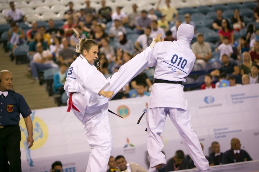 
Europos kokiušin karatė čempionė nėrė į politiką, tačiau netrukus savo pasirinkimą pakeitė                