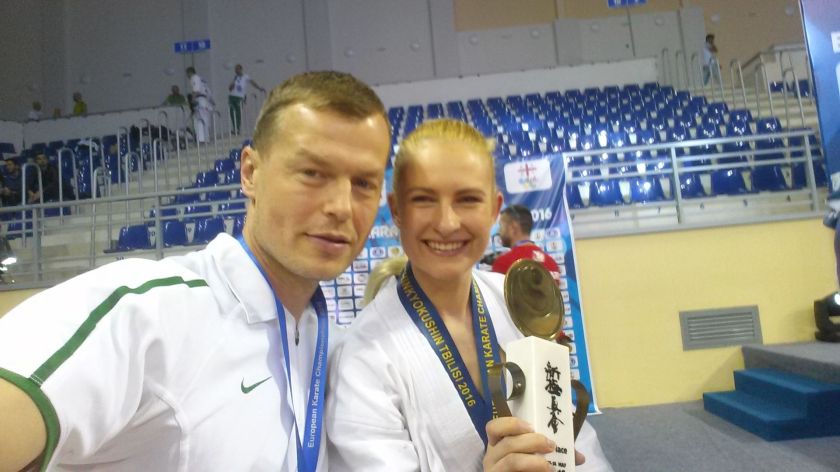 
Europos kokiušin karatė čempionė nėrė į politiką, tačiau netrukus savo pasirinkimą pakeitė                