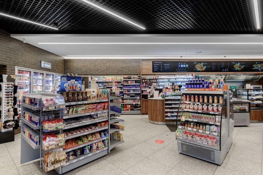 
Skubantys klientai iš degalinių reikalauja vis didesnio maisto ir kavos pasirinkimo                