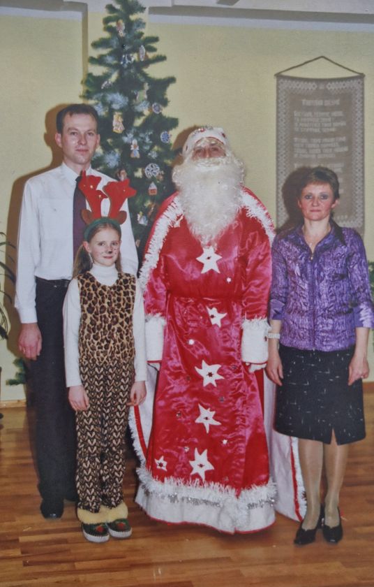 
Susipažino prieš 33 metus mokykloje ir po mėnesio susižadėjo – šiandien šioje ugdymo įstaigoje dirba ir jų dukra                