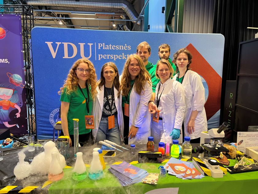 
Laboratorijos duris pravėrusi mokslininkė tapo džiazuojančia fizikos mokytoja                