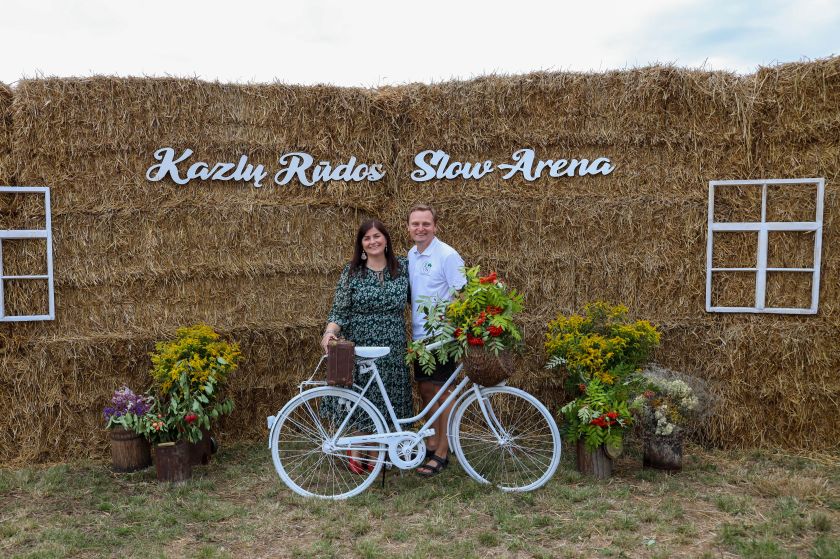 
Didžiausia Lietuvoje koncertinė erdvė iš šiaudų sugrįžta: ją pastebėjo ir užsienio žiniasklaida                