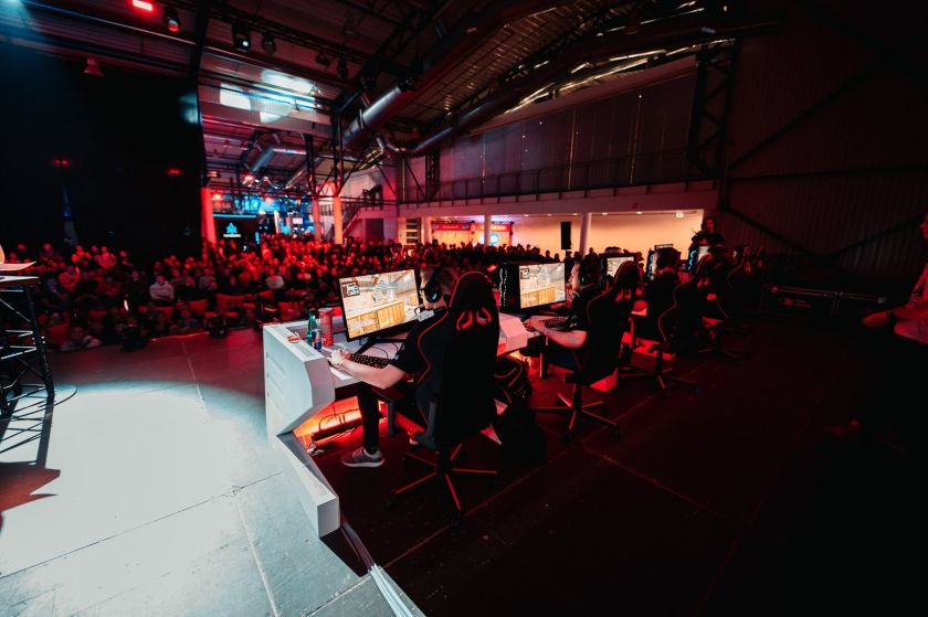 
Analitikų duomenis, 80 proc. vartotojų visame pasaulyje žaidžia kompiuterinius žaidimus   /   Nauji rekordai: kompiuterinius žaidimus žaidžiančių vartotojų skaičius pasaulyje perkopė 80 proc.                