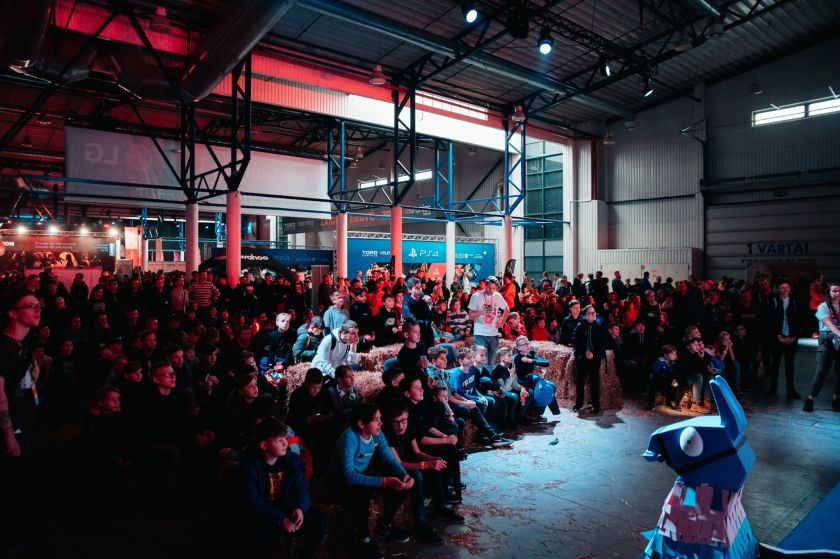 
Analitikų duomenis, 80 proc. vartotojų visame pasaulyje žaidžia kompiuterinius žaidimus   /   Nauji rekordai: kompiuterinius žaidimus žaidžiančių vartotojų skaičius pasaulyje perkopė 80 proc.                