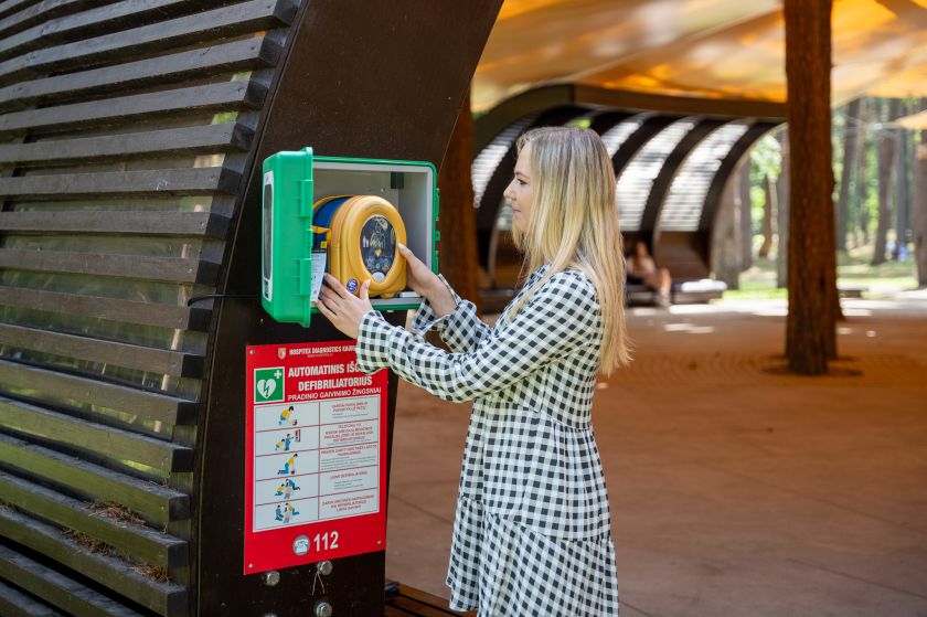 
Druskininkų mieste ir seniūnijose sumontuoti gyvybę gelbstintys defibriliatoriai                