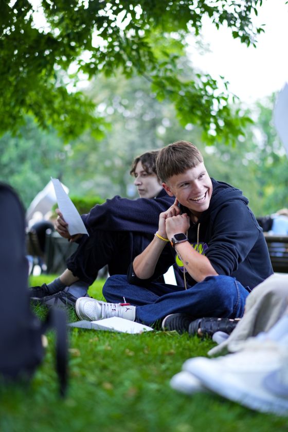 
Jaunimo balsas suskambėjo garsiai: Vilniaus Bernardinų sode šventė, skirta jubiliejinei Tarptautinei jaunimo dienai                