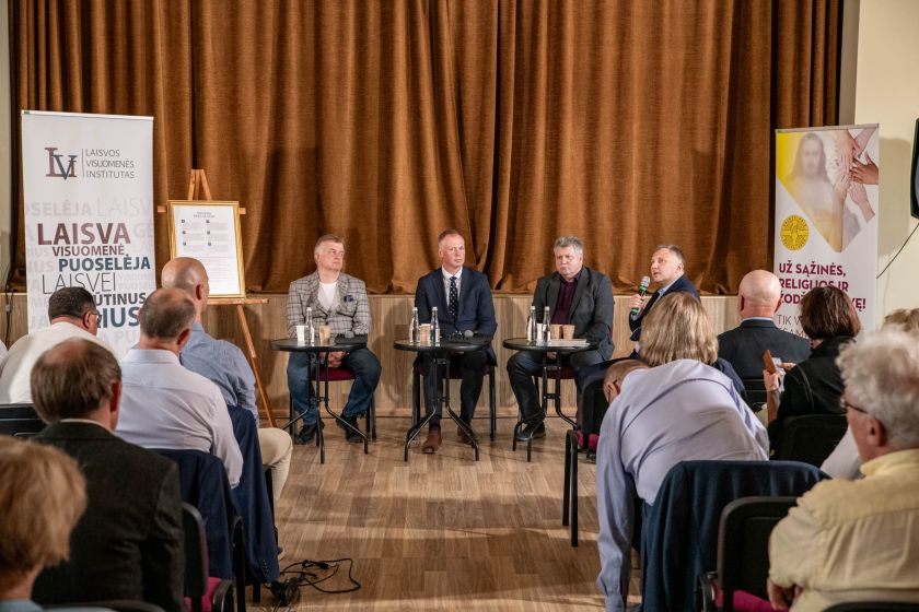 
Konferencija Šiluvoje: diskusija apie dorybes ir nacionalinį saugumą                