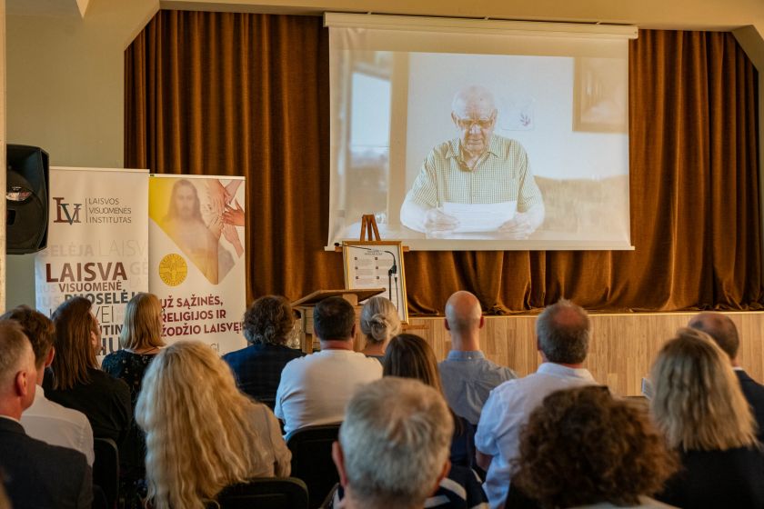 
Konferencija Šiluvoje: diskusija apie dorybes ir nacionalinį saugumą                