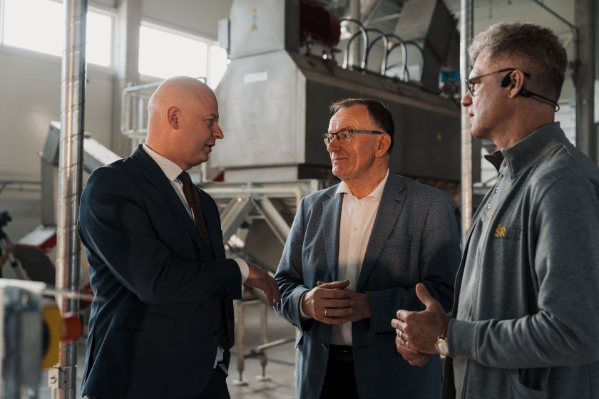 
Šiaulių rajone atidarytas maisto ir virtuvės atliekų apdorojimo cechas                