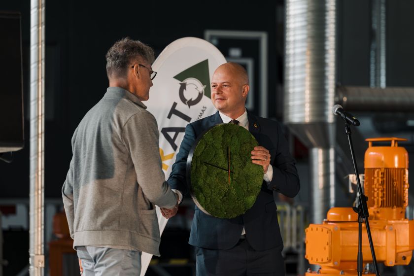 
Šiaulių rajone atidarytas maisto ir virtuvės atliekų apdorojimo cechas                