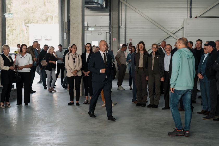 
Šiaulių rajone atidarytas maisto ir virtuvės atliekų apdorojimo cechas                