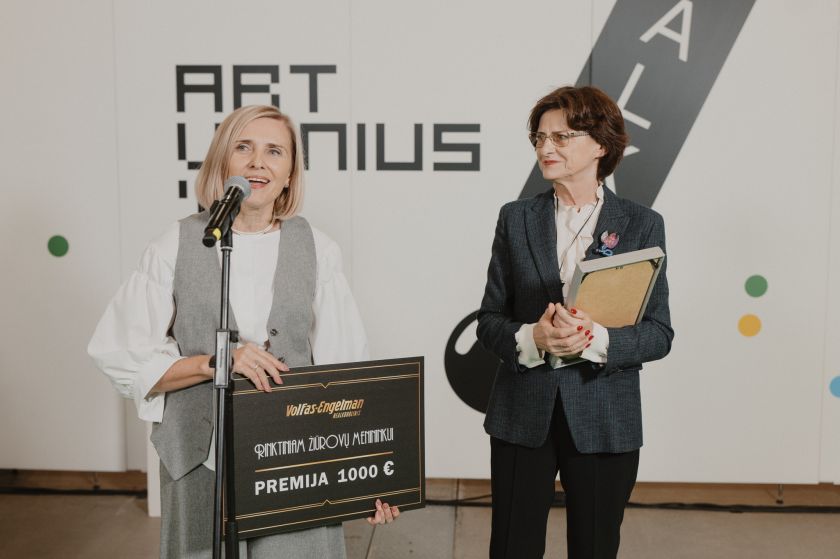 
Vilniuje baigėsi tarptautinė šiuolaikinio meno mugė: savo geriausius išsirinko ir lankytoja                