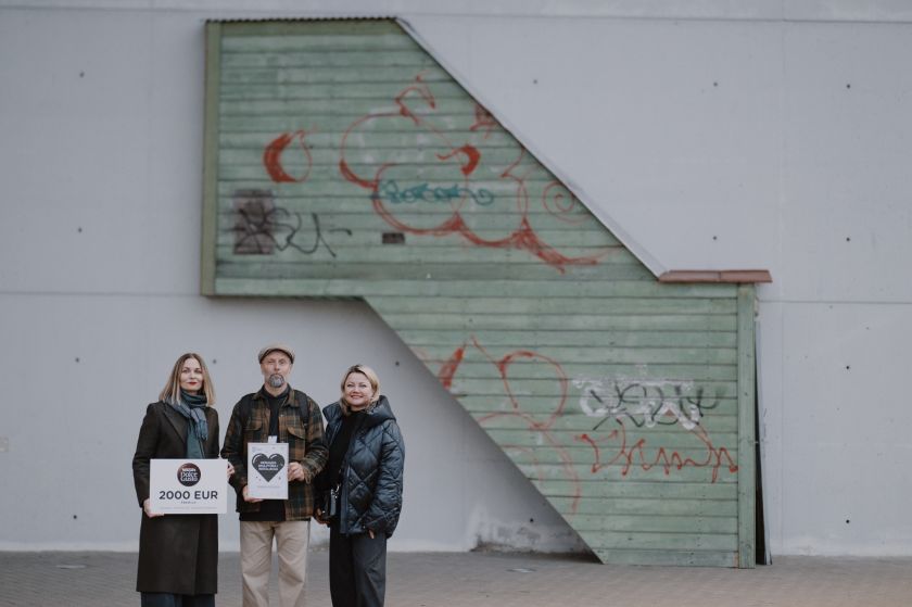 
Premijomis apdovanoti šiuolaikinio meno mugės „ArtVilnius’24“ geriausieji                