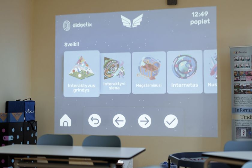 Inžinerijos ir robotikos gali mokytis 3-mečiai: edukacines technologijas siūlo Klaipėdos universiteto EDUTECH STEAM laboratorija
