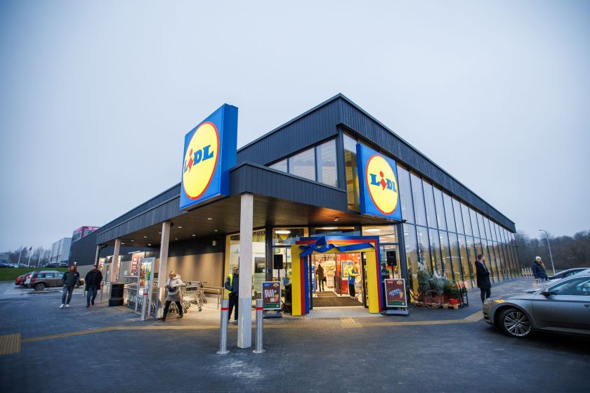 „Lidl“ atidarė antrąją medinės konstrukcijos parduotuvę Lietuvoje