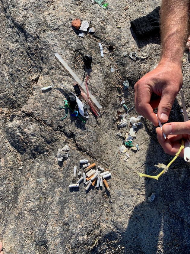 PO TŪKSTANČIŲ NUŽYGIUOTŲ KILOMETRŲ EKSPEDICIJA PĖSČIOMIS APLINK BALTIJOS JŪRĄ GRĮŽTA Į LIETUVĄ