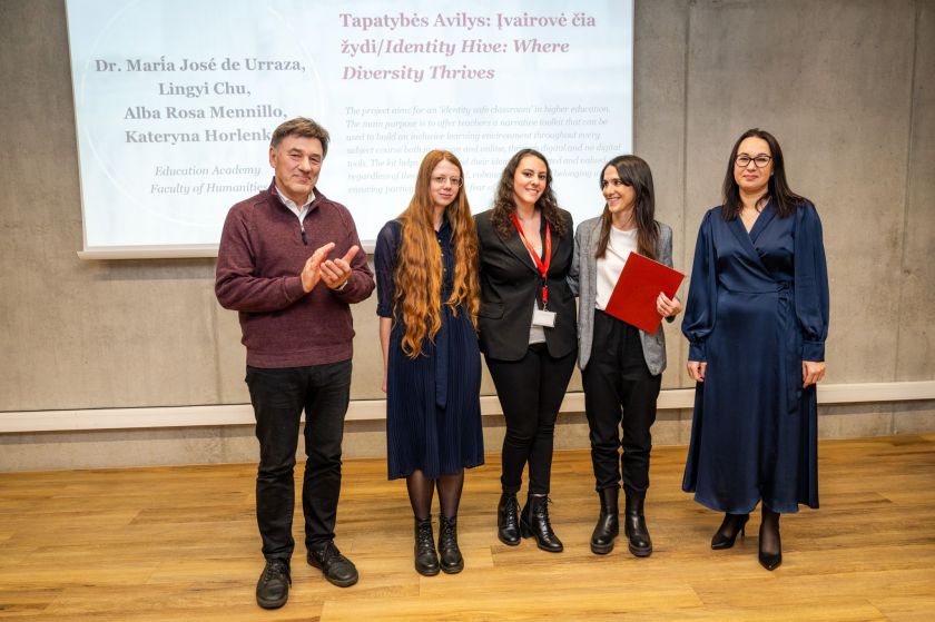 Kokybės dienos proga VDU vyko diskusija apie dirbtinį intelektą ir inovatyviausiųjų apdovanojimai