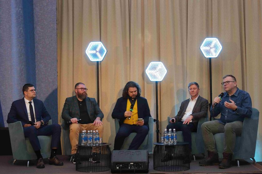 Konferencijos „Švietimas. Tik į priekį?!“ dalyviai: mokytojo profesijos prestižui reikia pinigų, o ne žodžių