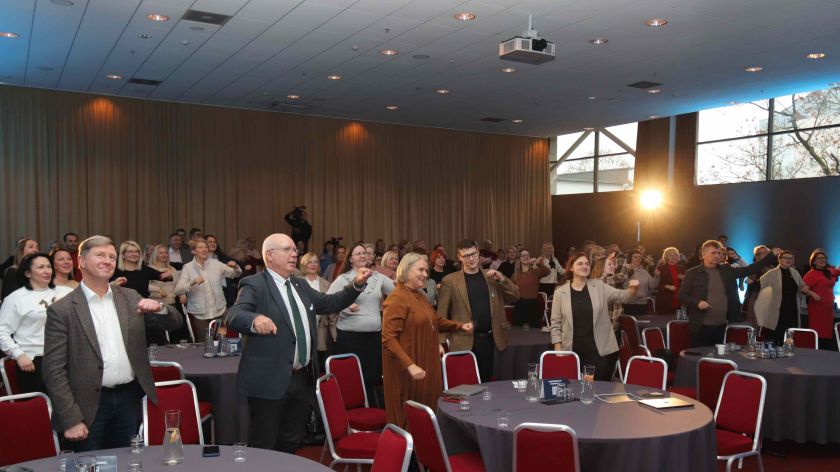 Konferencijos „Švietimas. Tik į priekį?!“ dalyviai: mokytojo profesijos prestižui reikia pinigų, o ne žodžių