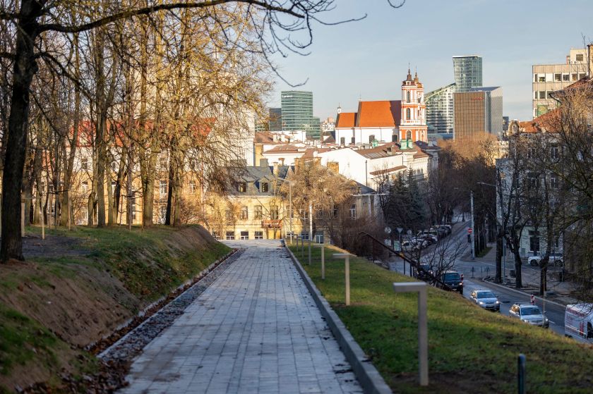 „EIKOS statyba“ užbaigė Tauro kalno teritorijos tvarkymo darbus: istorinė vieta atgims naujam gyvenimui