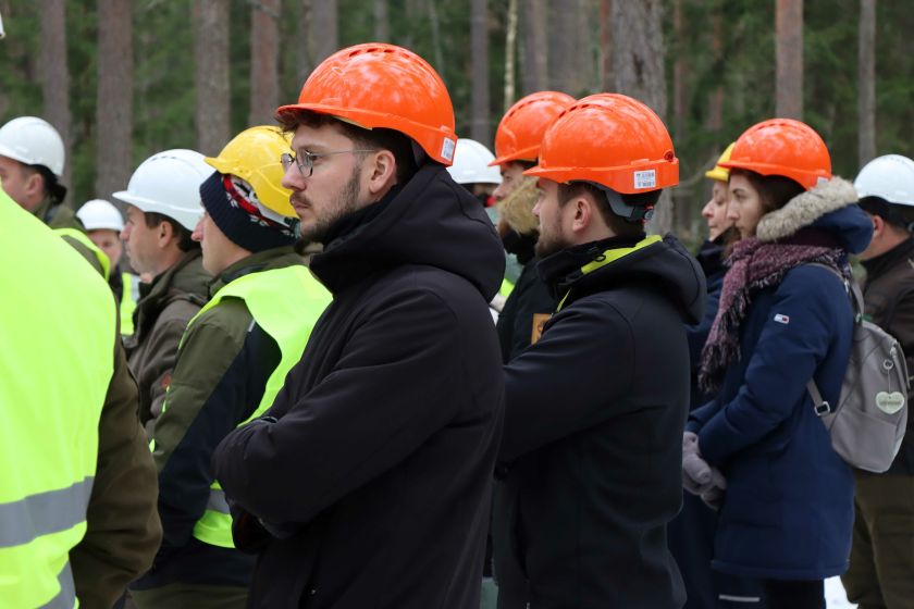 Praktinis susitikimas miške: miškininkai tęsia socialinio dialogo kūrimą su nevyriausybinėmis organizacijomis bei vietos bendruomenėmis
