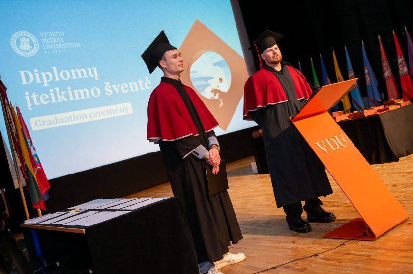 VDU absolventai atsiėmė diplomus: artes liberales studijos – unikalus pranašumas rinkoje