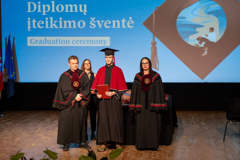 VDU absolventai atsiėmė diplomus: artes liberales studijos – unikalus pranašumas rinkoje