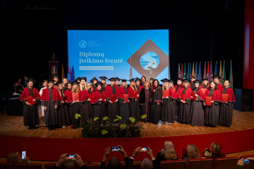 VDU absolventai atsiėmė diplomus: artes liberales studijos – unikalus pranašumas rinkoje