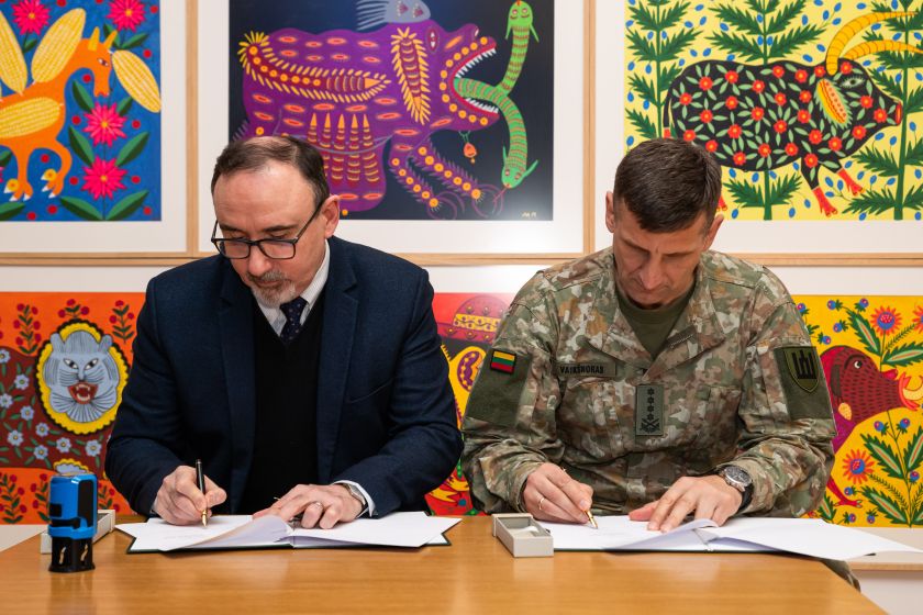 Lietuvos nacionalinis dailės muziejus ir Lietuvos kariuomenė pasirašė naują bendradarbiavimo sutartį