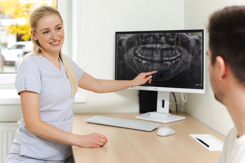 Dantų šalinimas – ne vienintelė išeitis: ką reikia žinoti apie dantų išsaugojimo galimybes