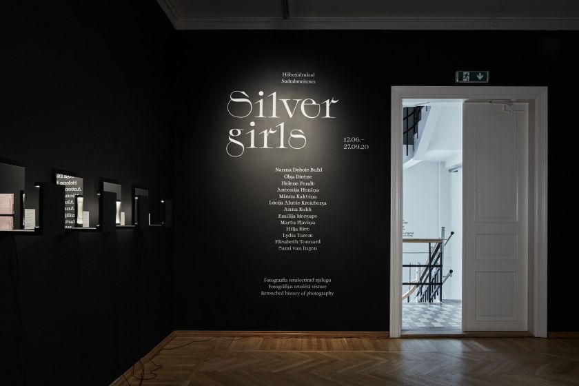 Nauja pavasario sezono paroda „Sidabro merginos. Retušuota Baltijos šalių fotografijos istorija“ Nacionalinėje dailės galerijoje